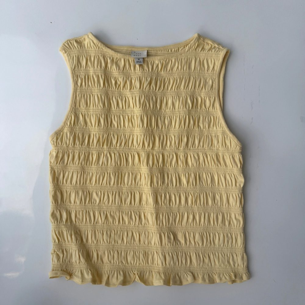 A New Day Smocked Sleeveless Tank Top Women's Medium Yellow Ruffled Lettuce Hem